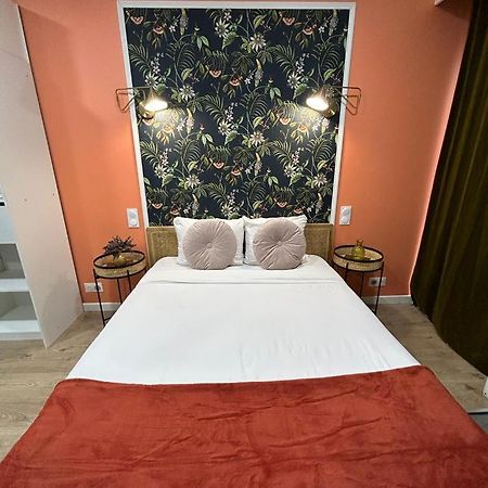Stylish Modern Studio Apartment Parigi Esterno foto