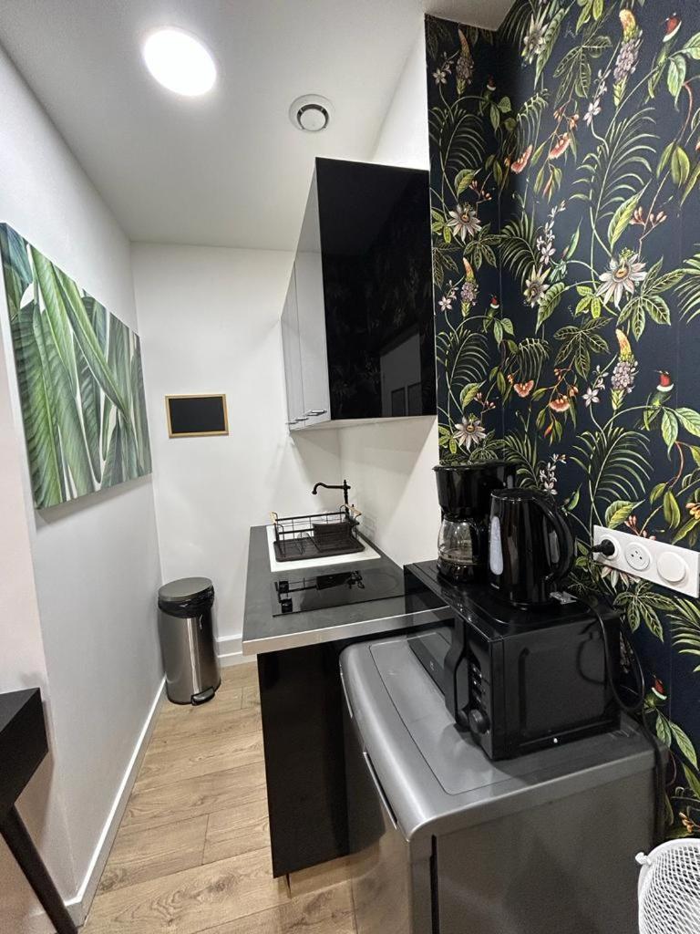 Stylish Modern Studio Apartment Parigi Esterno foto